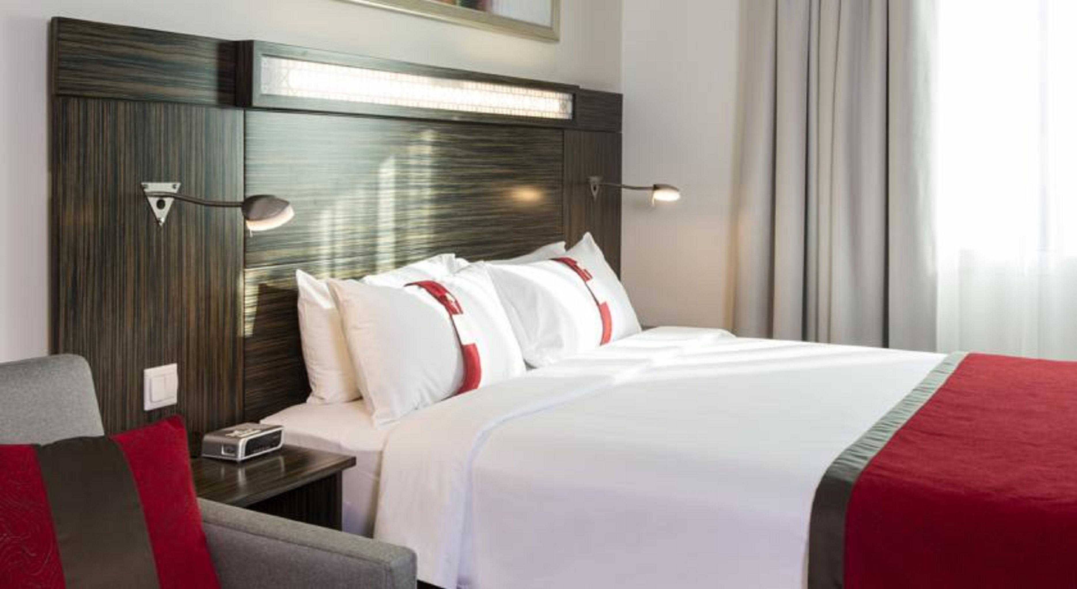 Holiday Inn Express Dubai Internet City, An Ihg Hotel Bagian luar foto
